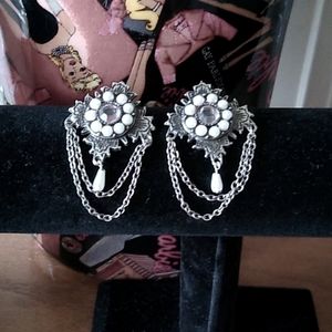 Chandelier earrings 🌼